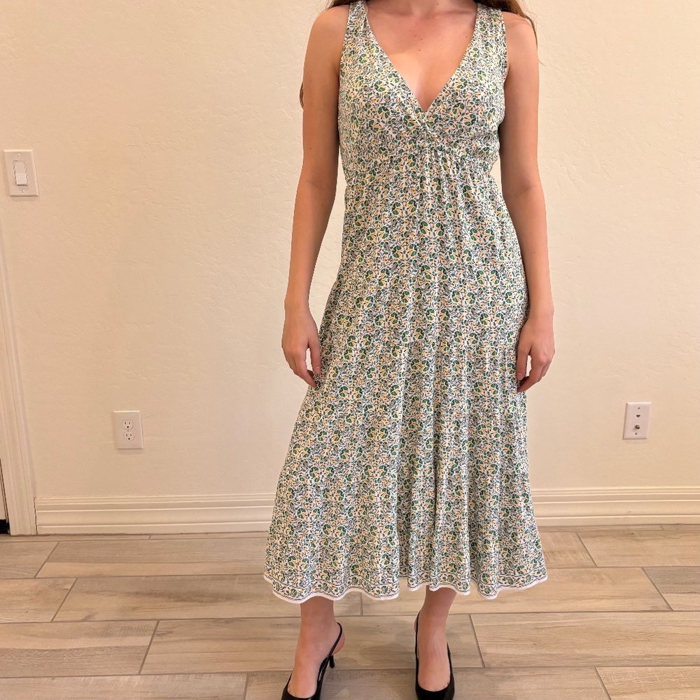 Max Studio midi dress in the floral print, Size M, 100% rayon fabric.